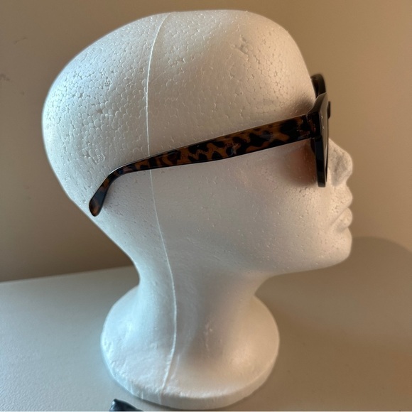 Saint Owen X Curateur Wylde Tortoise Shell Sunglasses with Case - Picture 2 of 6